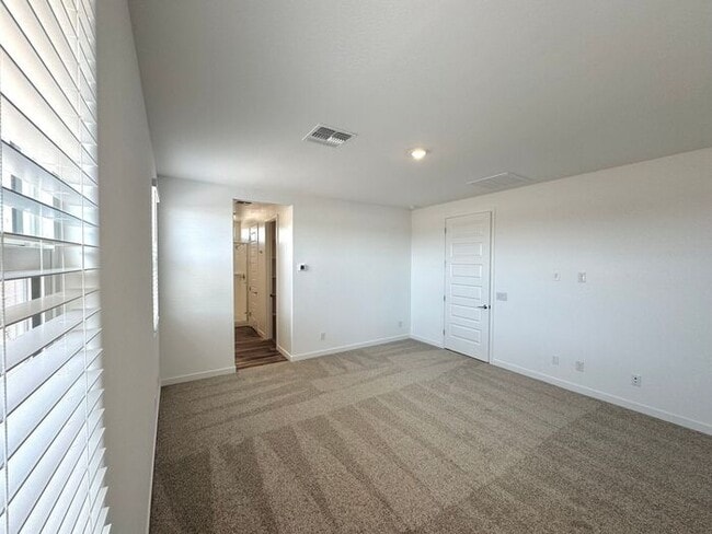 Building Photo - MOVE IN READY! New 5-Bedroom Home in Goody...