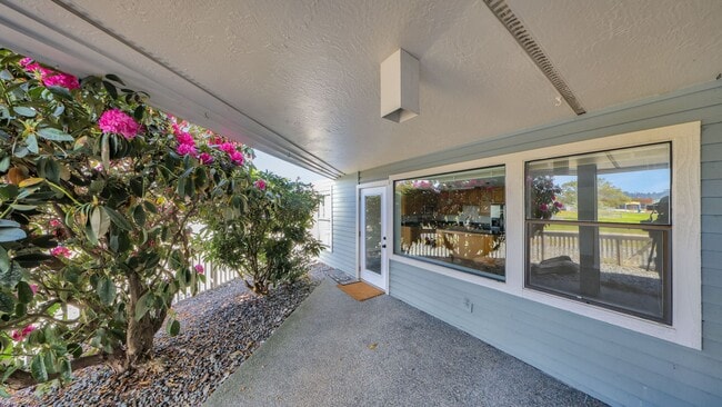 Building Photo - 2 Bed 2 Bath - Windjammer Park - Dog per Approval - NAS Whidbey