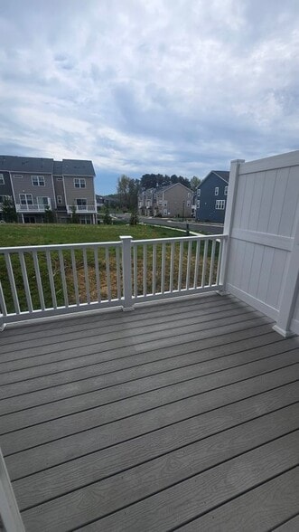 Building Photo - 1605 Aster Ln