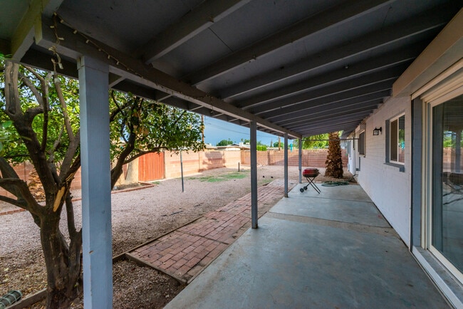 Building Photo - 2607 S Jentilly Ln