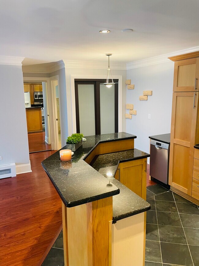 Building Photo - 16W535 79th St