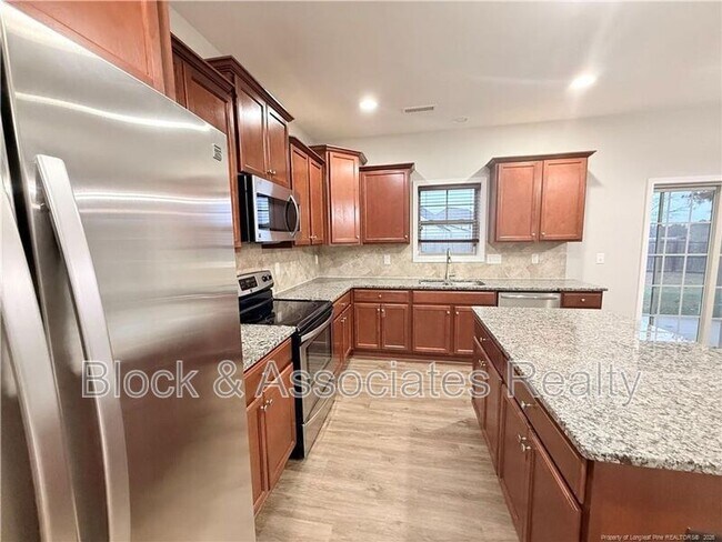 Building Photo - 471 Century Dr