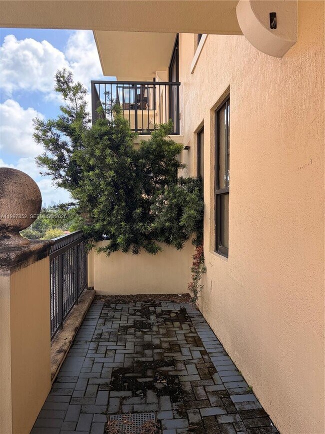 Building Photo - 55 Merrick Wy