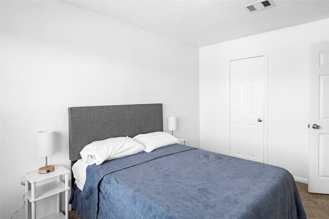 Building Photo - 2515 Bammelwood Dr