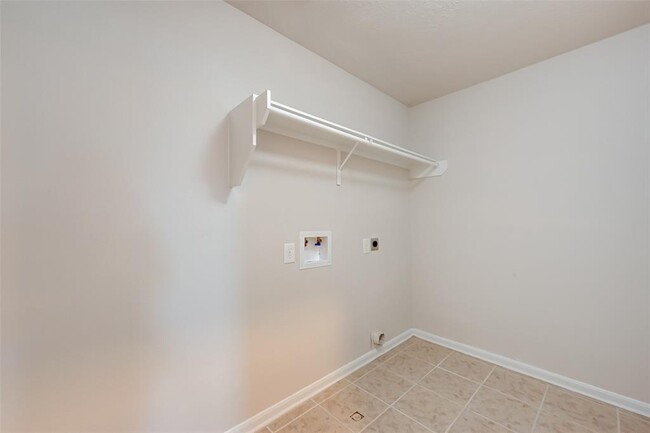 Building Photo - 15910 Copper Oak Ln