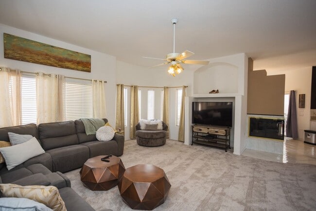 Building Photo - 2320 Snead Dr