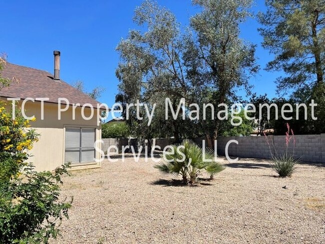Building Photo - Spacious 3 Bedroom on Cul-de-Sac!
