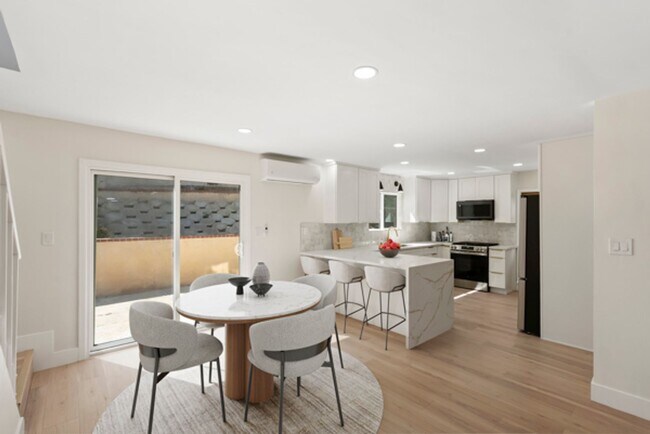 Building Photo - 3646 Curlew St