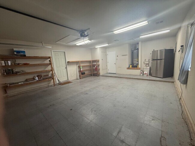 Building Photo - 609 Montwood Ct