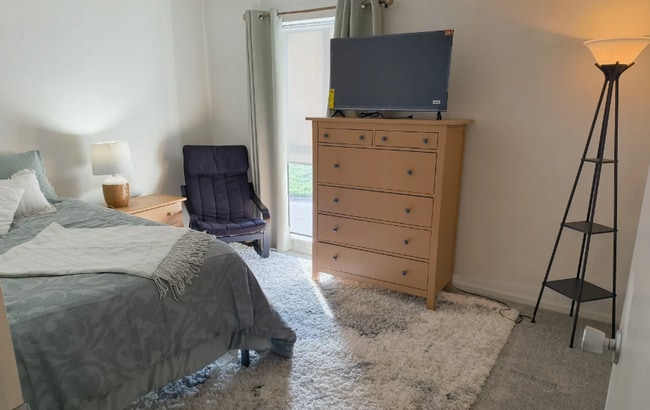Building Photo - 2 Bedroom/1.5 Bathroom unit in Murray!