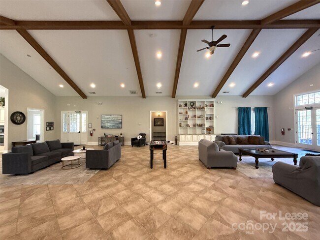 Building Photo - 14019 Thompson Rd