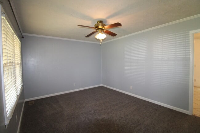 Building Photo - 4385 Red Lane Rd