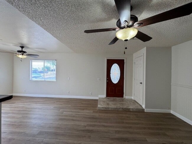 Building Photo - 4BR plus Bonus Room, 4 BA incls  Fully Furnished Casita, Garage, Colorado River!!