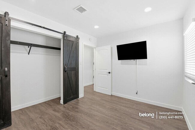 Building Photo - 17055 Gault St