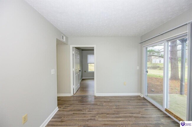 Building Photo - 623 Stewart St