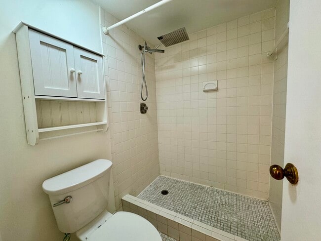 Building Photo - 6330 Red Pine Ln