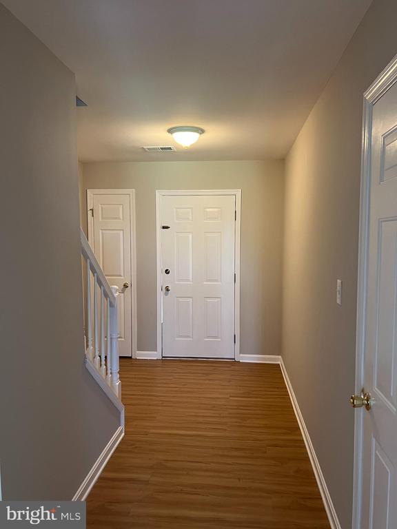 Building Photo - 868 Aztec Dr