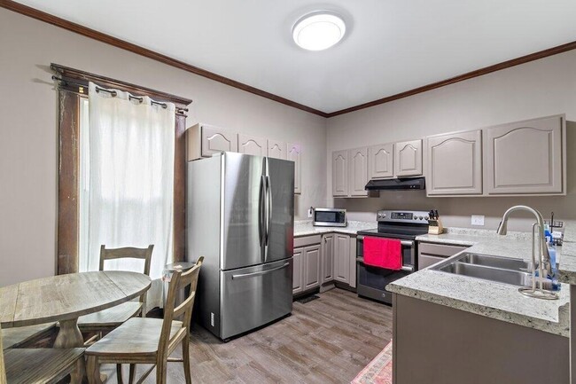 Building Photo - 2027 N 4th St