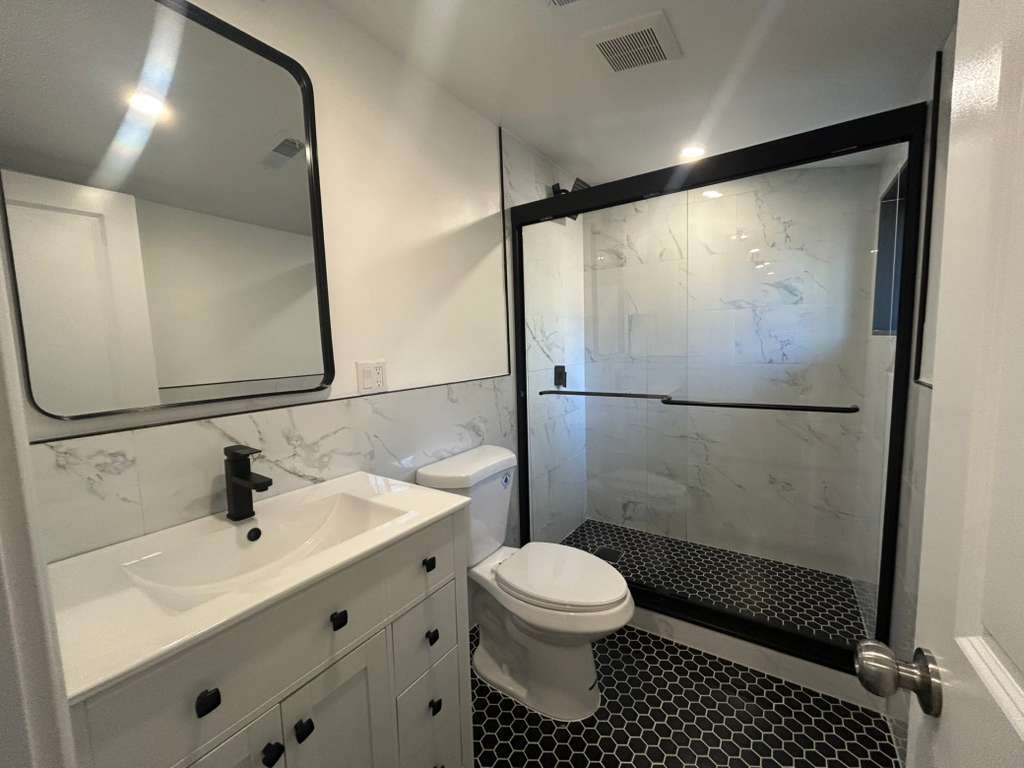 Bathroom suite - 11 Old Creamery Rd