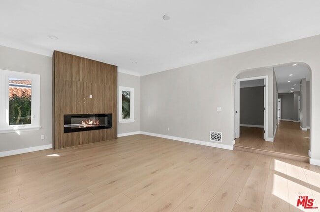 Building Photo - 2214 Benecia Ave