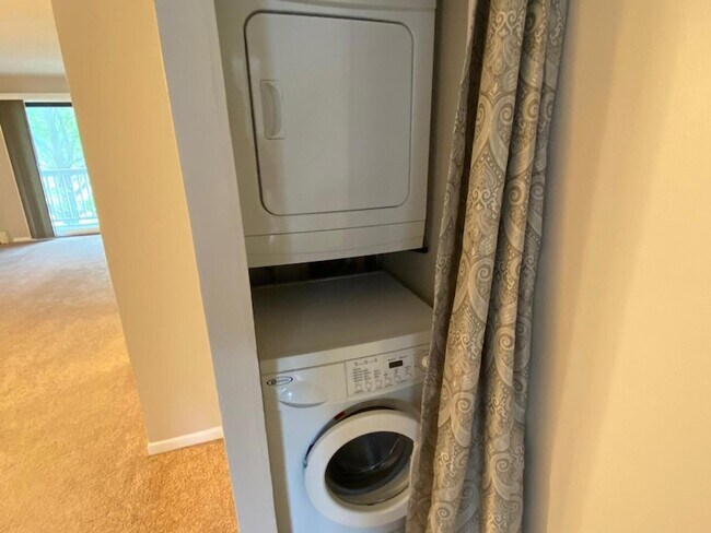 Building Photo - 125 S Gregory St