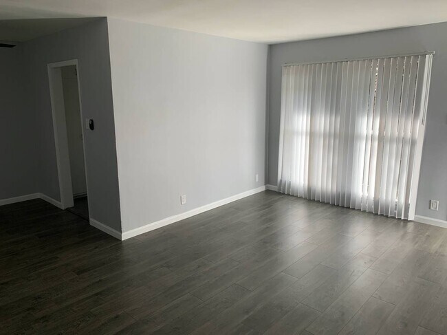 Building Photo - 5846 La Mirada Ave