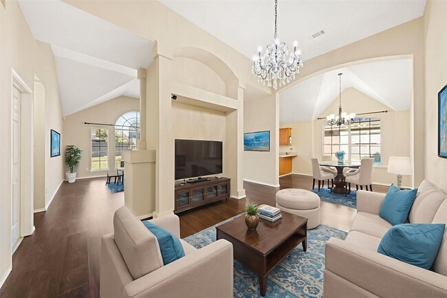 Building Photo - 6718 Meadowcrest Dr