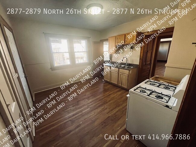 Primary Photo - Huge 2BR + den upper unit in Park West nei...