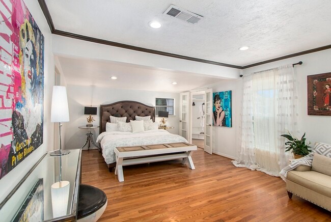 Building Photo - 2522 Wordsworth St