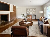 Building Photo - 1924 Chisholm Rd