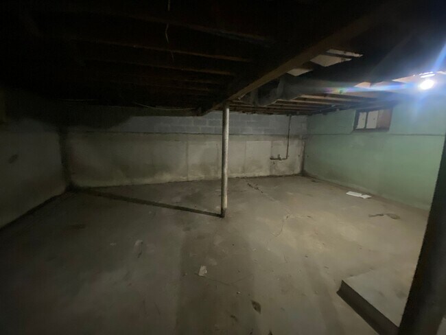 Building Photo - 3316 Plaza Dr