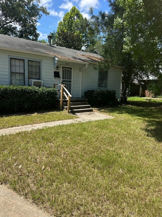 Primary Photo - 3645 Lee Dr
