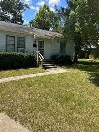 Building Photo - 3645 Lee Dr