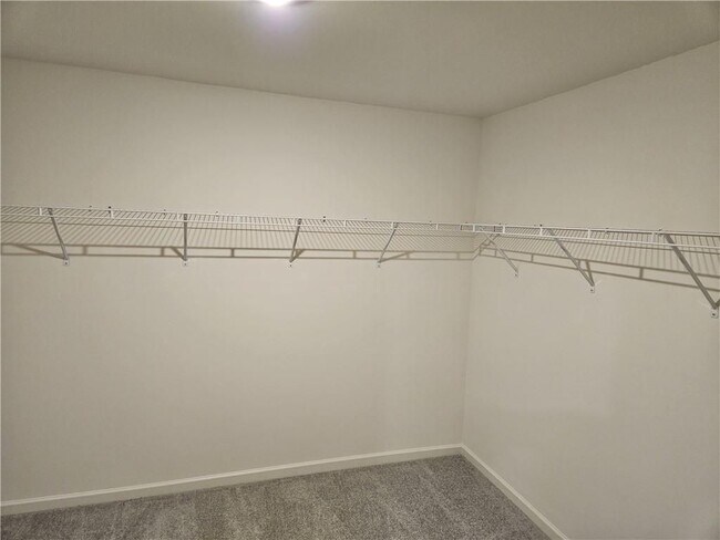 Building Photo - 326 Silverton Dr