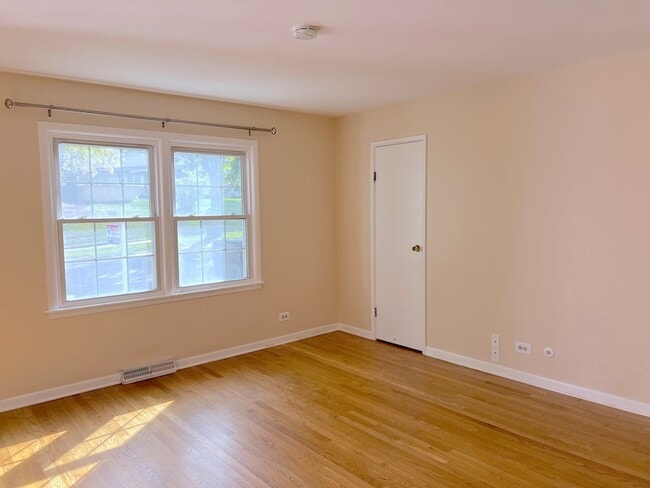 Building Photo - 2720 Kincaid Dr