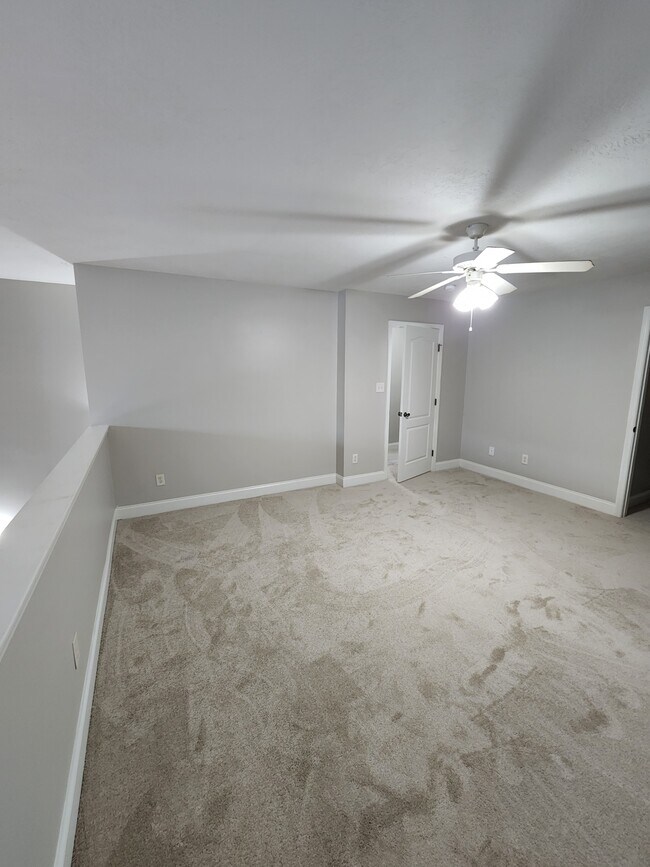 Building Photo - 803 Landing Dr