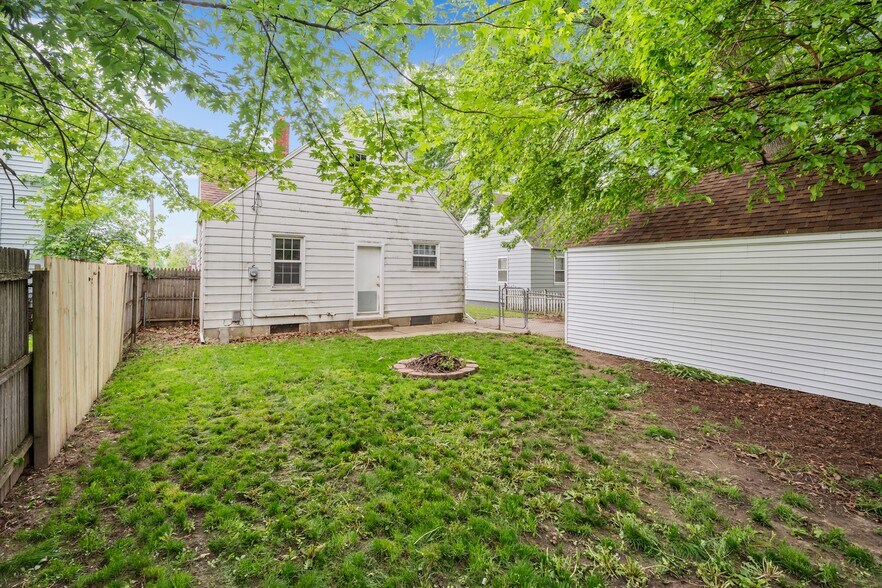 Building Photo - 1502 Schuyler Rd