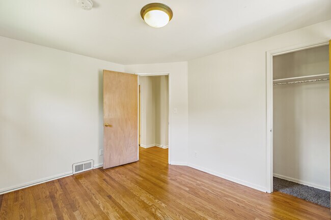 Building Photo - 4312 3rd Ave NW