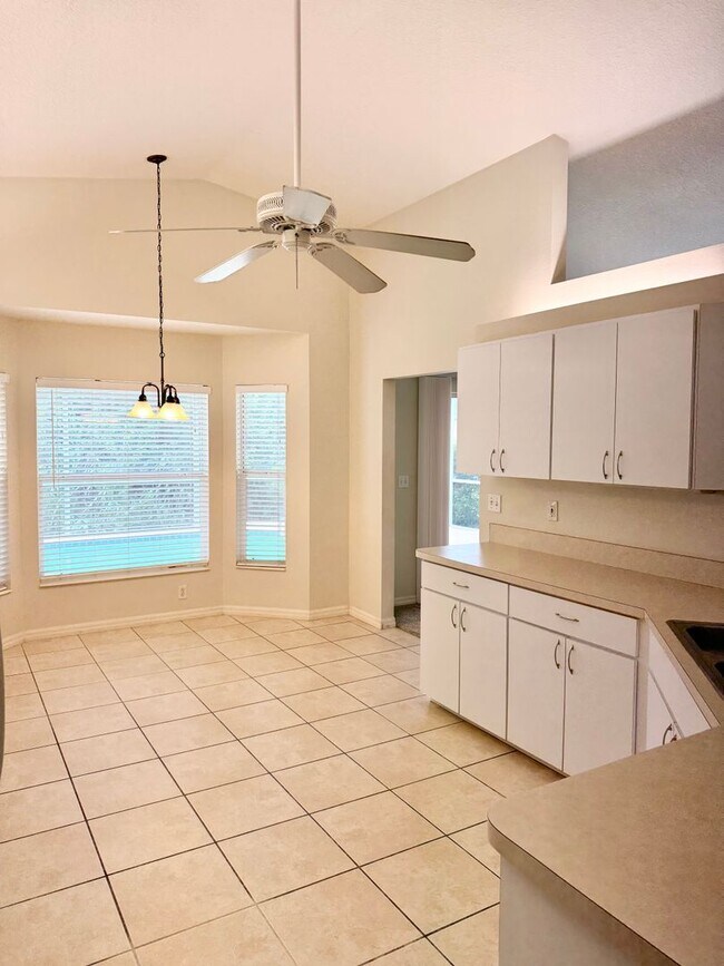 Building Photo - 2509 6th Ct E
