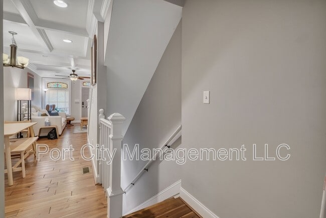 Building Photo - 504 S Milton Ave