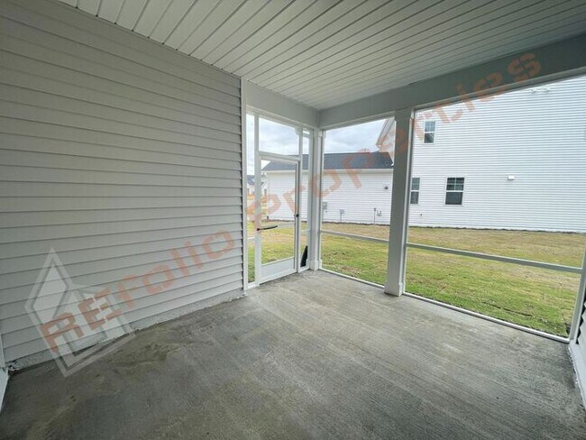 Building Photo - Gorgeous Brand New 4 Bedroom 3 Bath Home w...