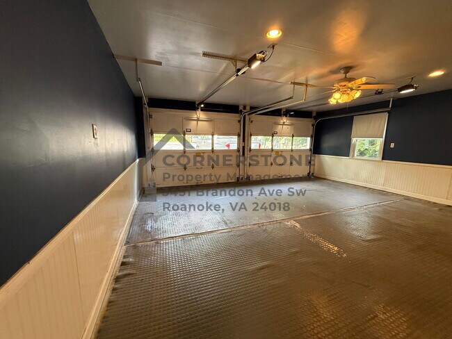 Building Photo - 6111 Barn Owl Cir