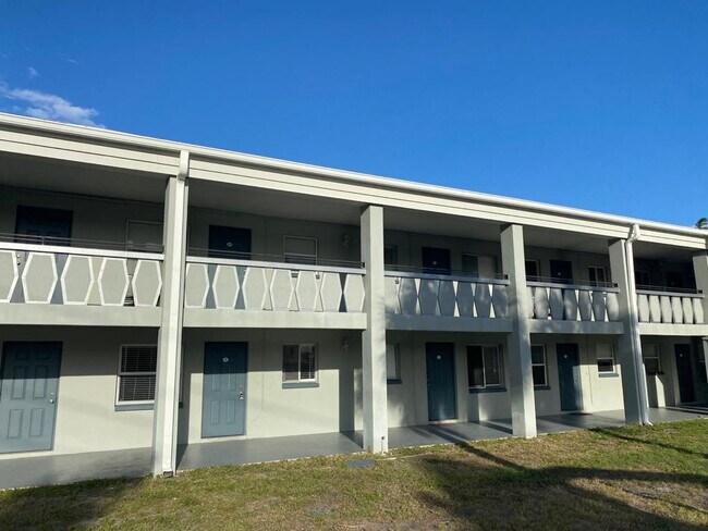 Building Photo - Sabal Palms LLC
