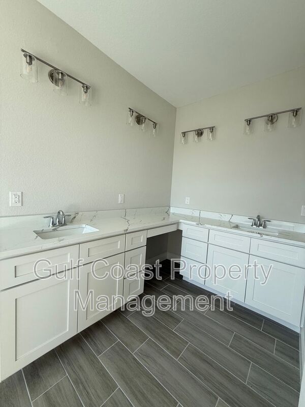 Building Photo - 1229 NE 19th Ave