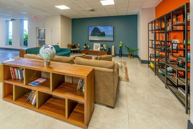 Building Photo - 3140 S Ocean Dr