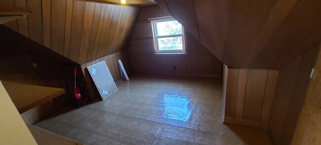 Building Photo - Lewisville Gem!