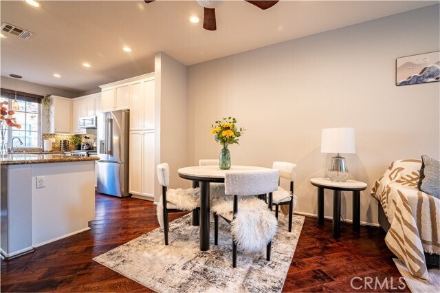 Building Photo - 6371 Estrela Ln