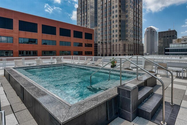 Building Photo - 300-314 N Broadway