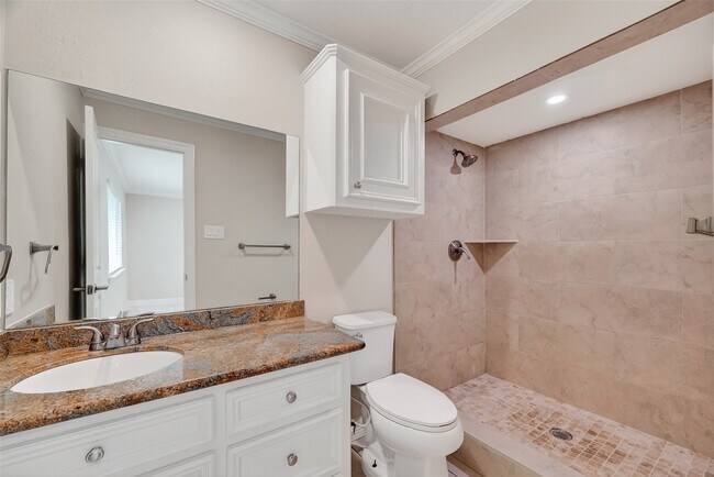 Building Photo - 14238 Pinewest Dr