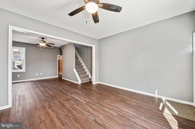 Building Photo - 2534 N Stanley St